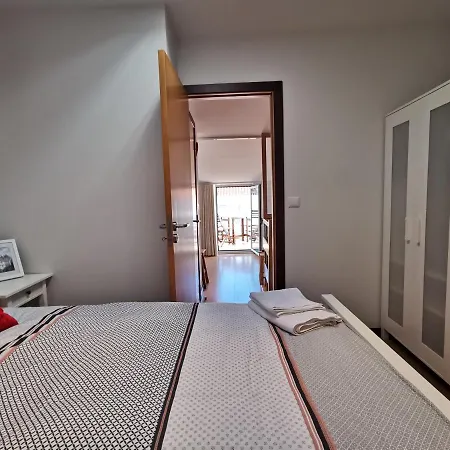 Sea View Terrace, 30m, Parking Available, Air Conditioning Apartman