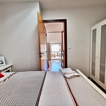 Sea View Terrace, 30m, Parking Available, Air Conditioning