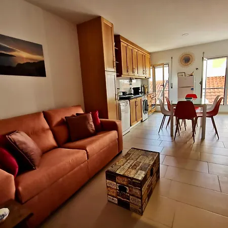 Sea View Terrace, 30m, Parking Available, Air Conditioning Apartment Nazare